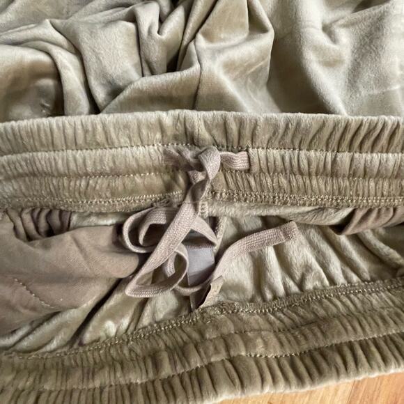 SKIMS Pants Kim Kardashian Velour Track High Rise Wide leg Lounge Gold Pockets M - Picture 11 of 12